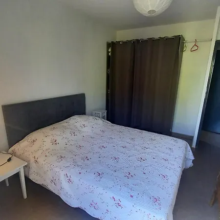 Apartment Sejour A : Bel 3 Pieces Avec Loggia, Proche Et Commerces - Fr-1-472-153