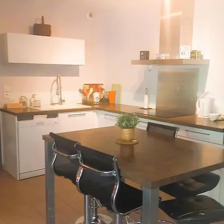Charmant Appartement 3 Pieces A Sete Avec Terrasse Et Parking Securise - Fr-1-472-153 Lägenhet