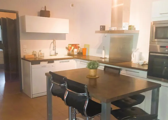 Charmant Appartement 3 Pieces A Sete Avec Terrasse Et Parking Securise - Fr-1-472-153 Lägenhet